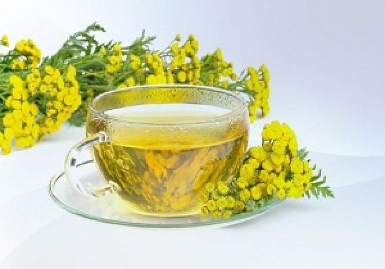 La infusión de tanaceto ayudará a eliminar los parásitos del cuerpo.
