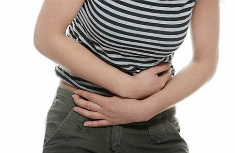 dolor abdominal debido a gusanos en el cuerpo